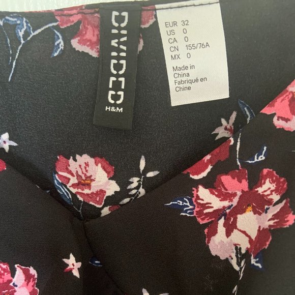 Floral Off-Shoulder Ruffled Long Sleeve Top - Picture 4 of 5